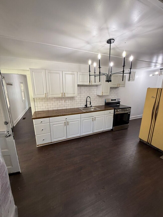 Building Photo - 136 Bridge Valley Rd