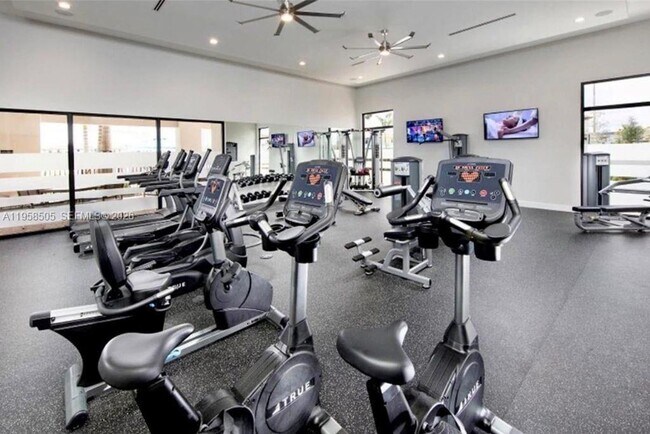 Building Photo - 3326 W 112th St