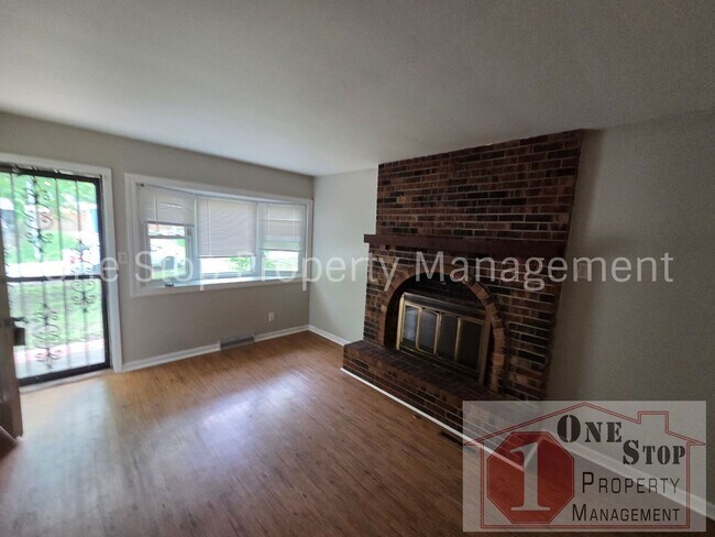 Building Photo - Adorable 2 Bedroom, 1 Bathroom, 1 Car Garage House in Independence!
