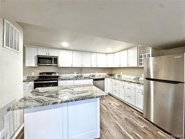 Building Photo - 806 Paradise Ln