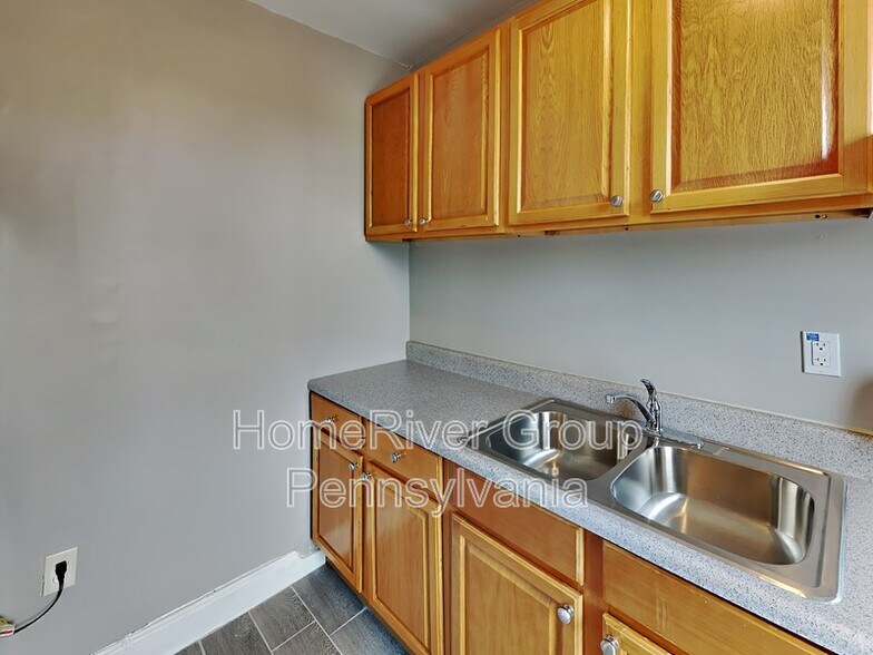 Building Photo - 33 S 18th St