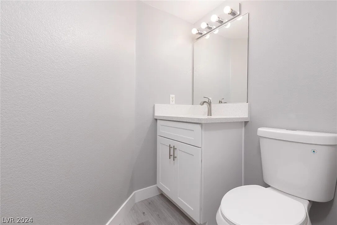 Building Photo - 8437 Majestic View Ave