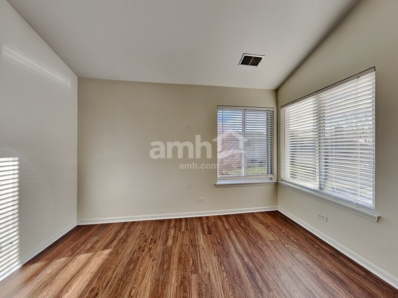 Building Photo - 1982 Conway Ln