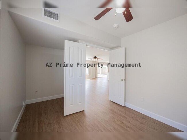 Building Photo - 1255 S Western Skies Dr