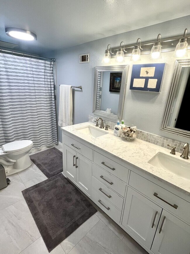 Building Photo - Charming 3 Bedroom 2.5 Bath home in Pismo Heights