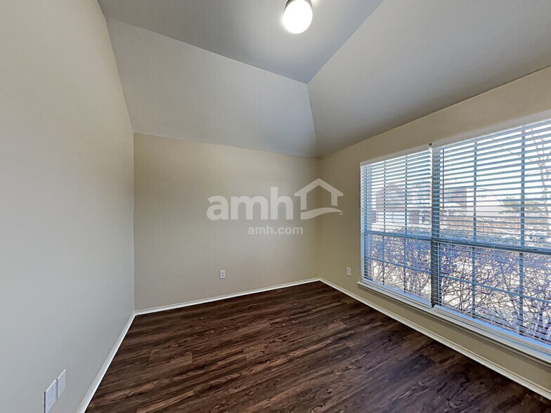 Building Photo - 803 Fireberry Dr