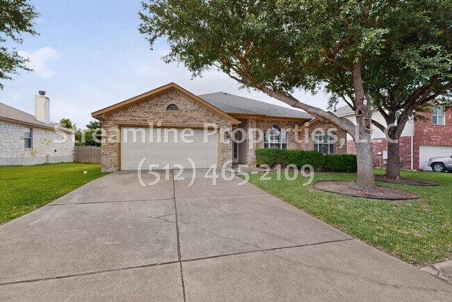Building Photo - Spacious 4 Bedroom, 2 Bath - Open Layout!