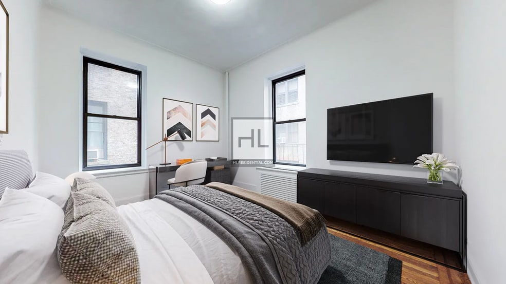 Building Photo - E 81st St