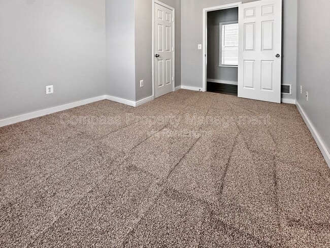 Building Photo - 309 Seward Ave NW
