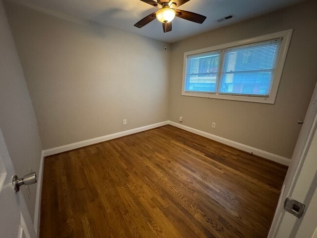 Building Photo - 422 State St