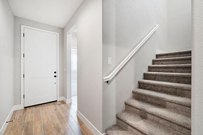 Building Photo - 4415 Horizon Dr