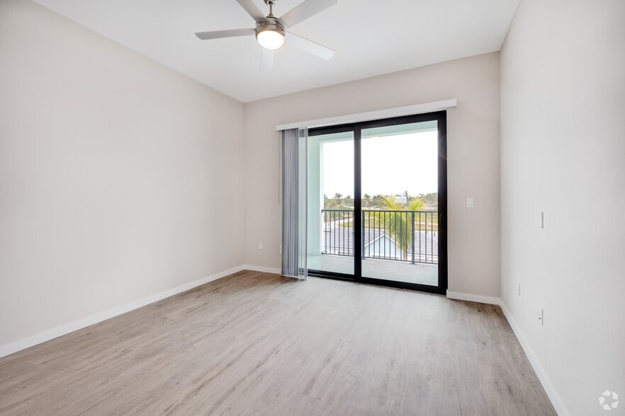 1BR_1BA_765SF - Living Room - Imperial Crossing Luxury Apartment Homes