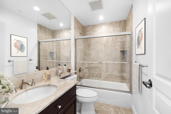 Building Photo - 222 W Rittenhouse Square