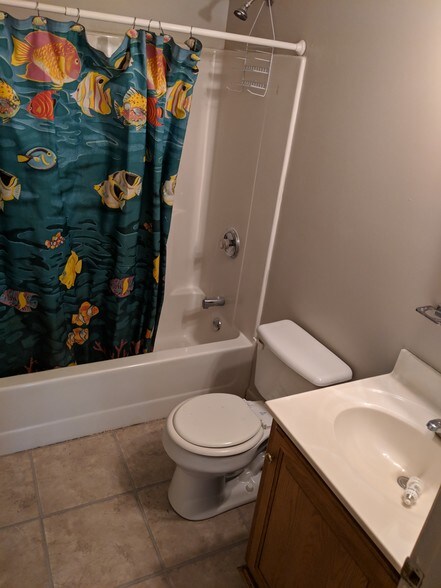 full bath on 2nd floor - 357 Braeside Ave