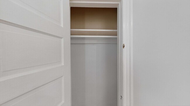 Building Photo - 10 Porter St