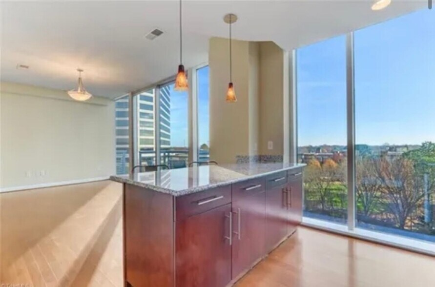 Building Photo - 201 N Elm St