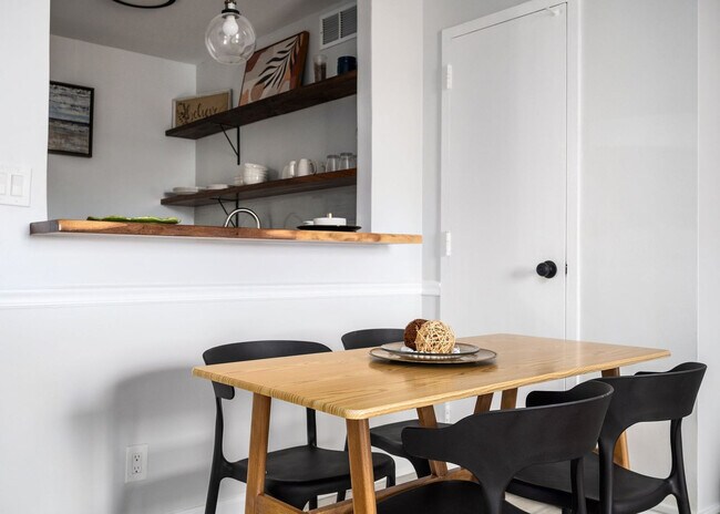 Building Photo - 215 Piedmont Ave NE