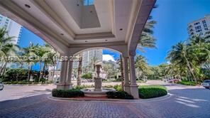 Building Photo - 20000 E Country Club Dr