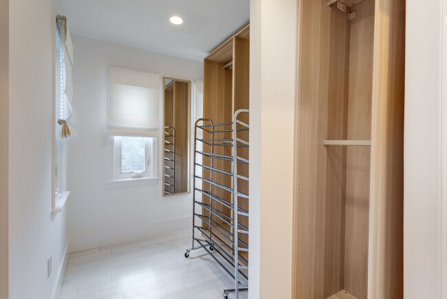 Building Photo - 4611 Charleston Terrace NW