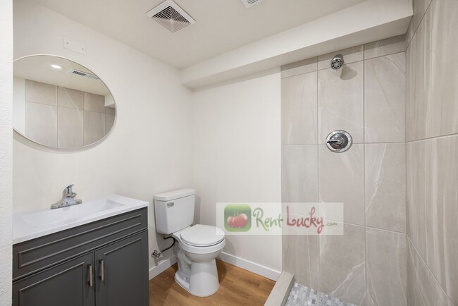 Building Photo - VIEWS, VIEWS, VIEWS!! Stunning & LARGE 4-B...