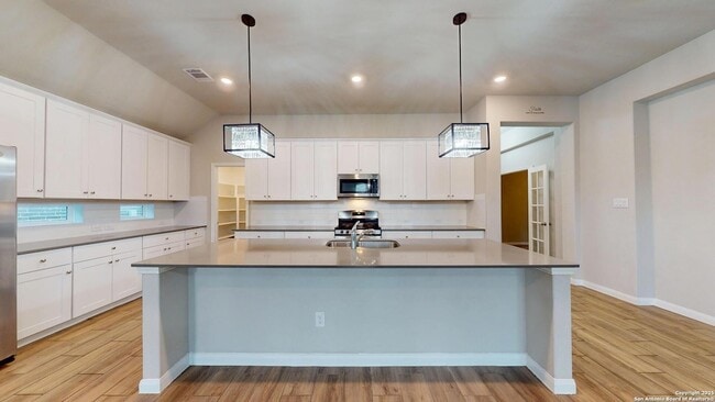 Building Photo - 5911 Akin Glen