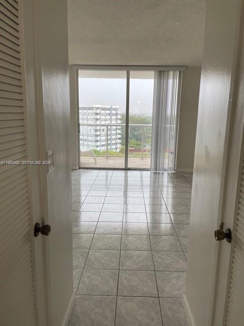 Building Photo - 1351 NE Miami Gardens Dr