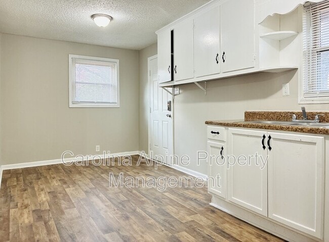 Building Photo - 131 Lindsey St