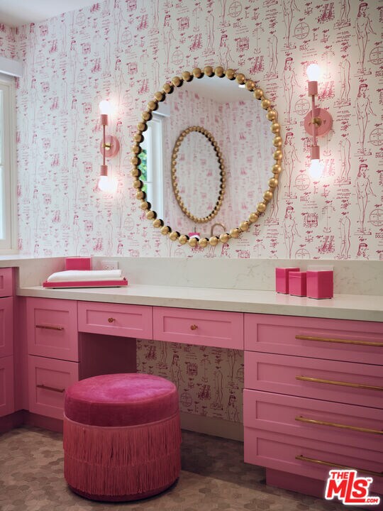 Building Photo - 661 Doheny Rd