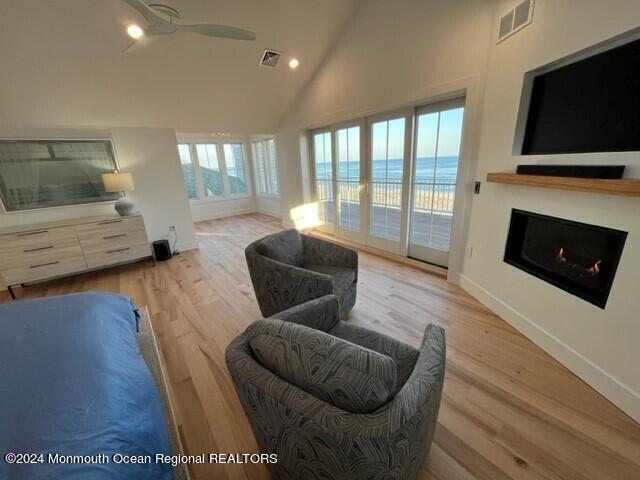 Building Photo - 3632 Ocean Terrace
