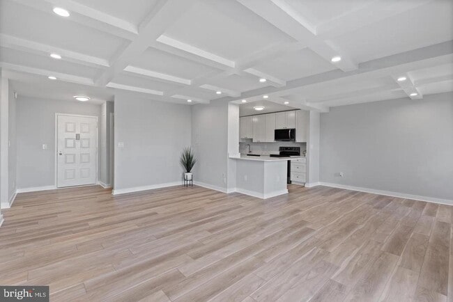 Building Photo - 8370 Greensboro Dr