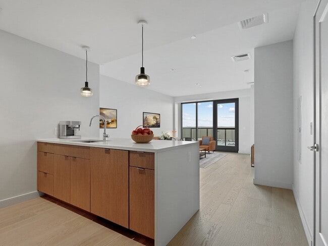 Building Photo - 375 Canal St