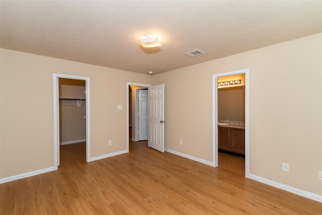 Building Photo - 2421 W Werrington Way