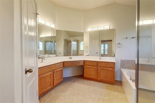 Building Photo - 8227 Liberty Walk Dr
