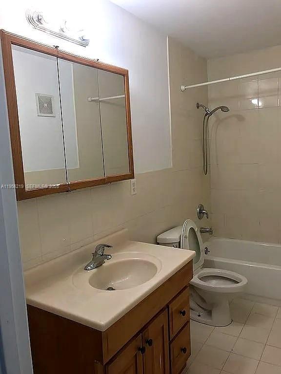 Building Photo - 5448 NW 169th Terrace