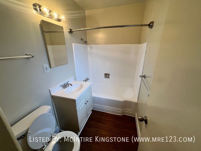 Building Photo - Come and See this Upgraded 1BR/1BA Apartme...