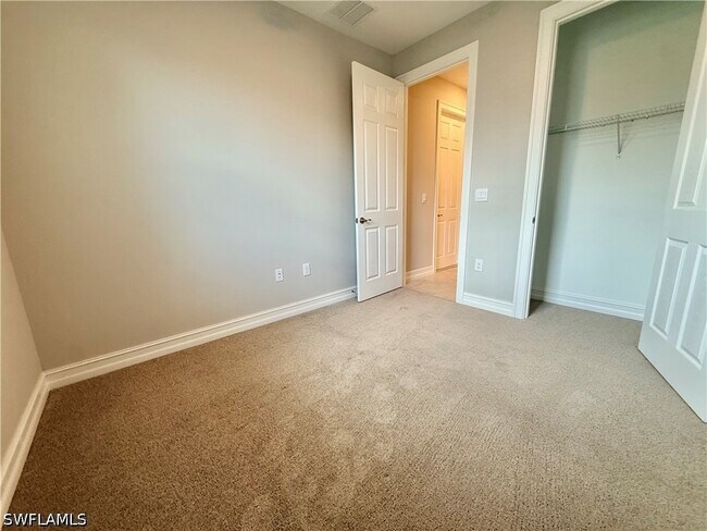 Building Photo - 842 Enbrook Lp