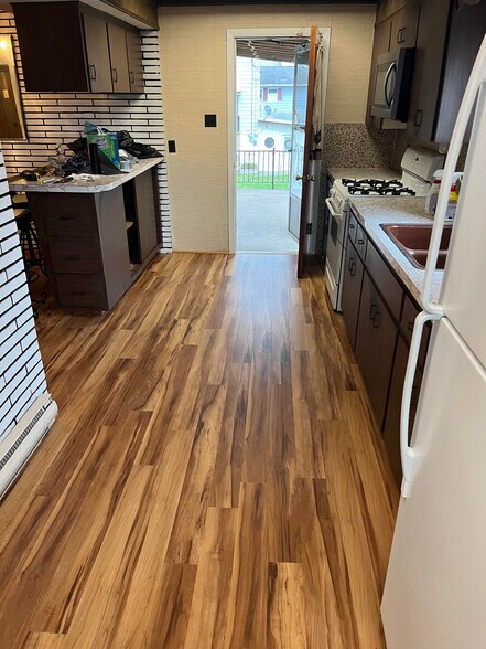 Building Photo - 15 Williams St