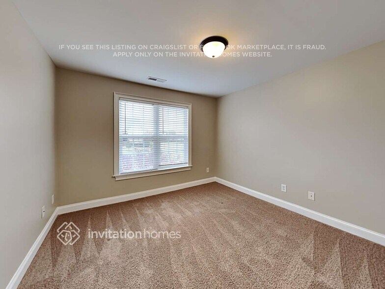 Building Photo - 700 Winding Oak Way