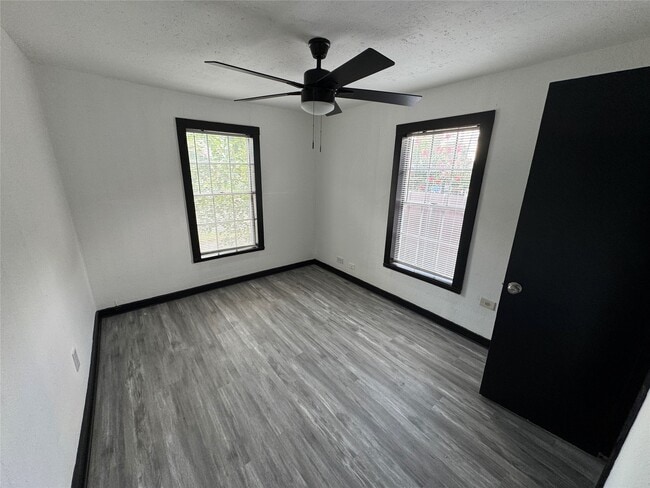Building Photo - 1506 Luzon St