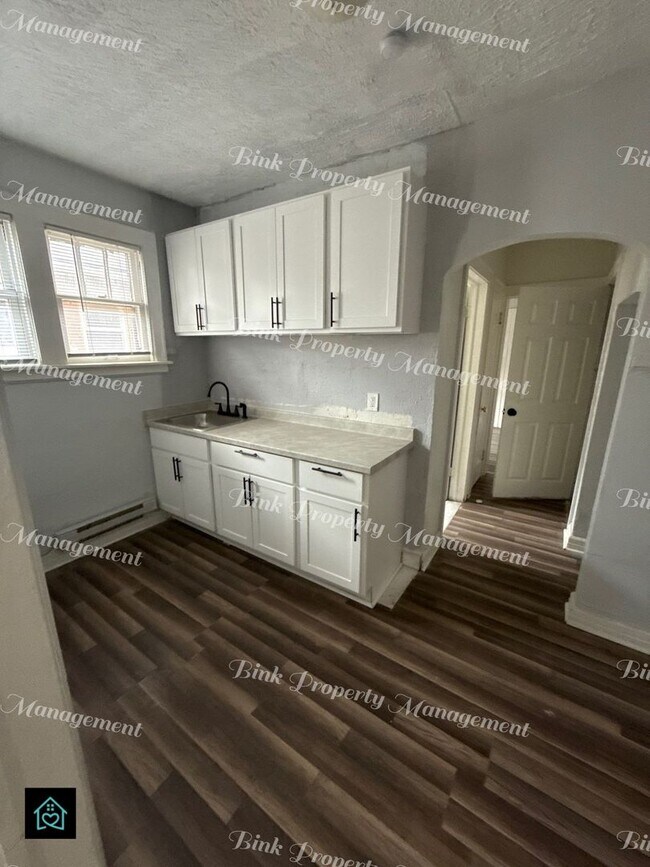 Building Photo - 14814 Sussex St