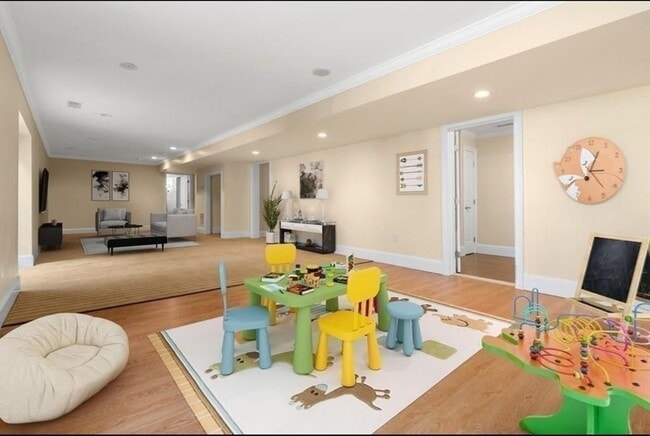 Building Photo - 28 Burke Ln