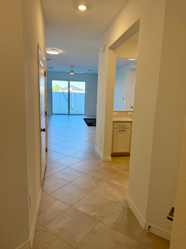 Building Photo - 14995 White Pearl Rd