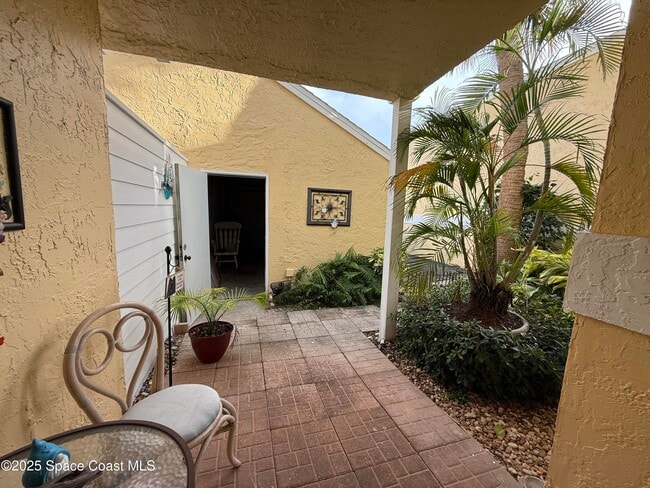 Building Photo - 340 Lofts Dr