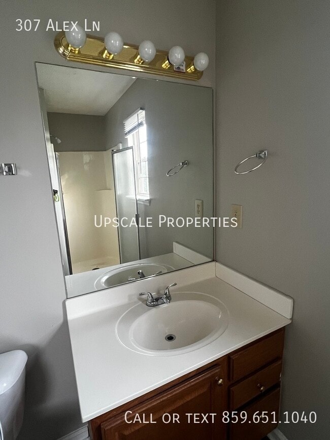 Building Photo - 307 Alex Ln