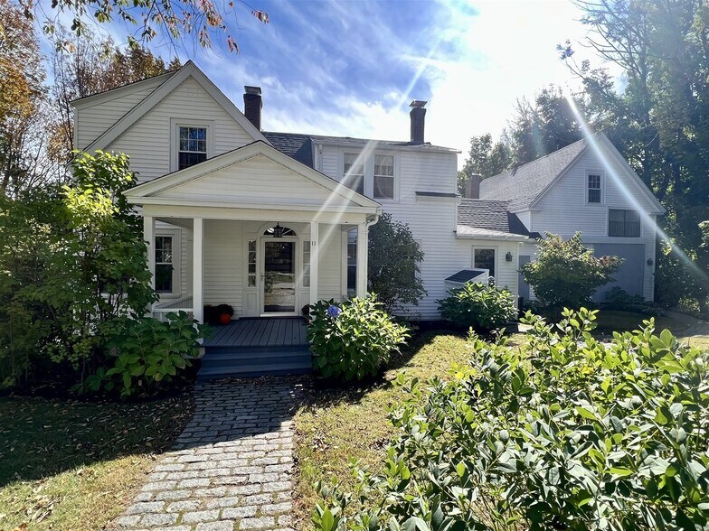 Primary Photo - 11 Pine Hill Rd S
