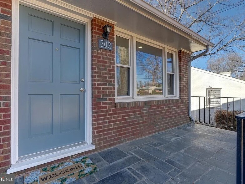 Building Photo - 302 Harris Rd