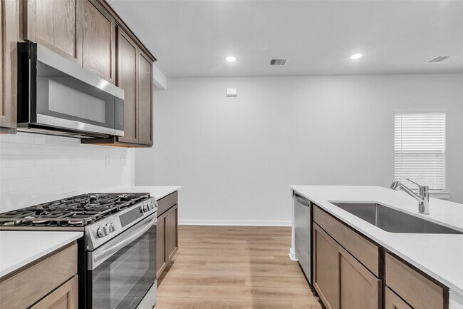 Building Photo - 8550 Blueberry Ash St