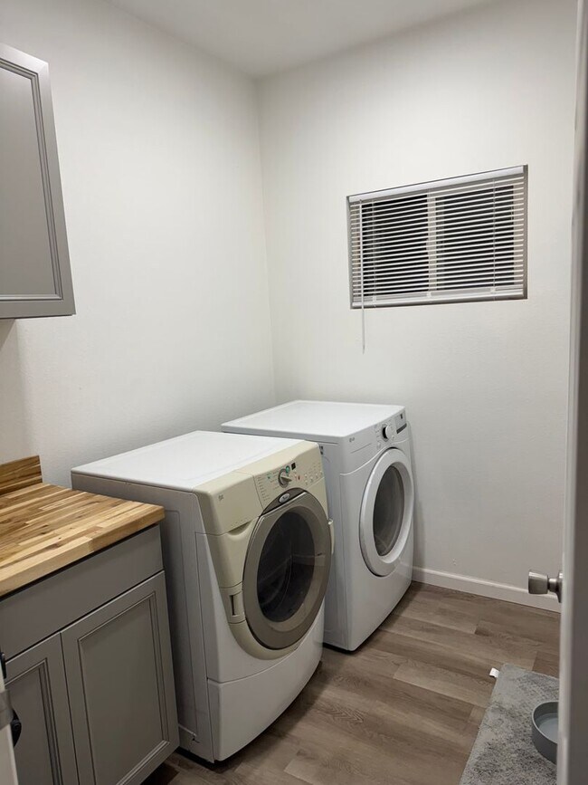 Building Photo - 211 S West - Merkel, TX