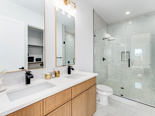 Building Photo - 2080 Kelly Ave