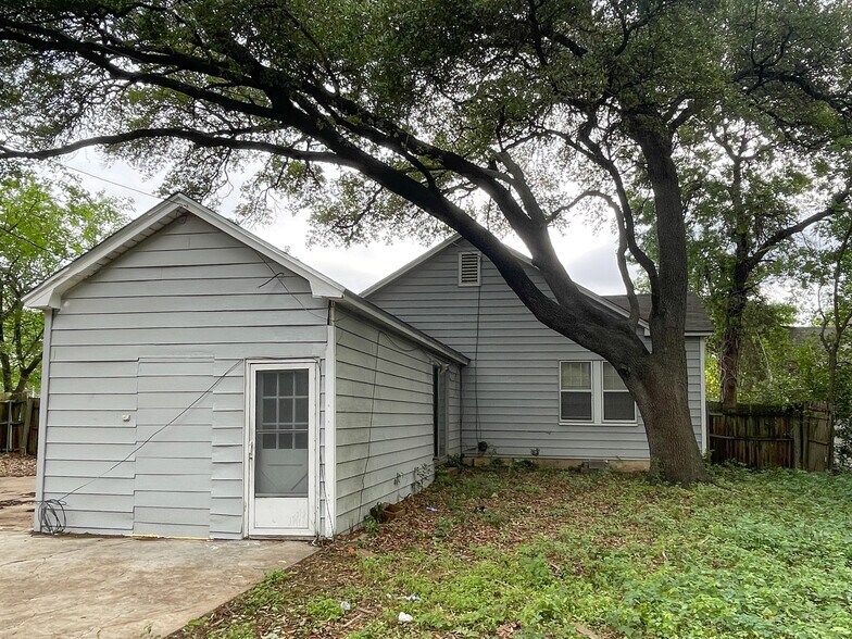 Building Photo - 616 N 35th St